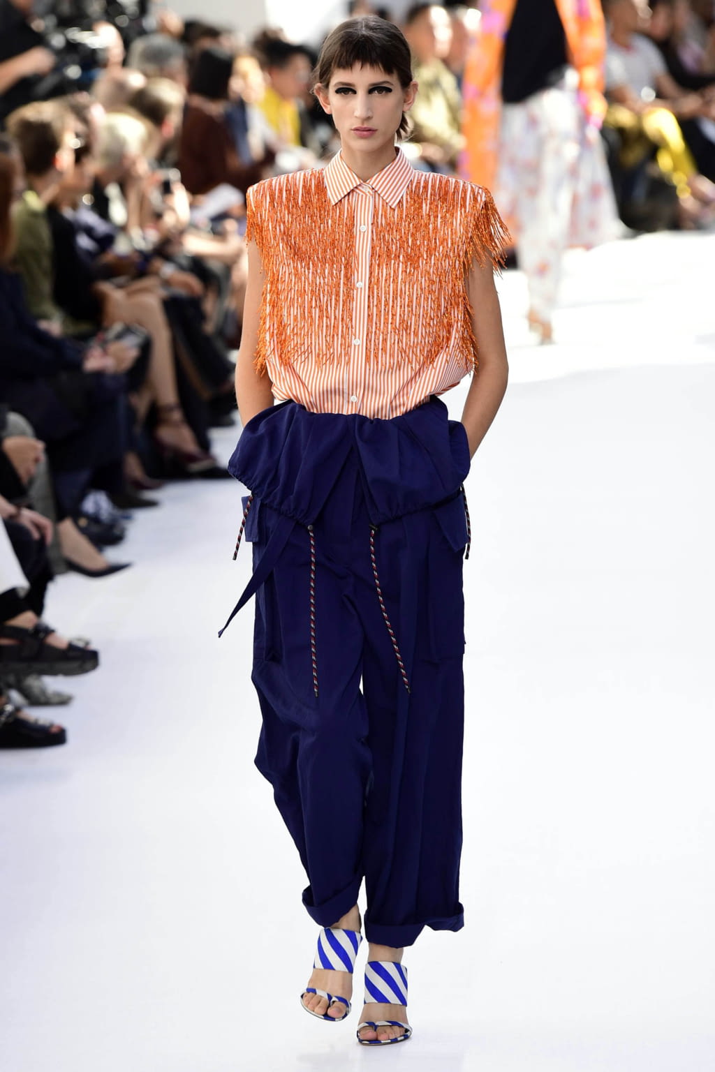 Fashion Week Paris Spring/Summer 2019 look 33 from the Dries Van Noten collection 女装