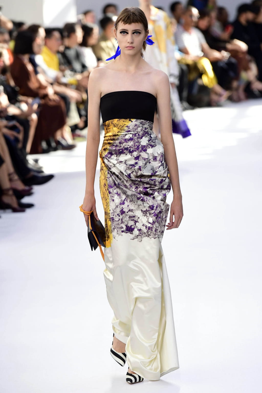 Fashion Week Paris Spring/Summer 2019 look 60 from the Dries Van Noten collection womenswear