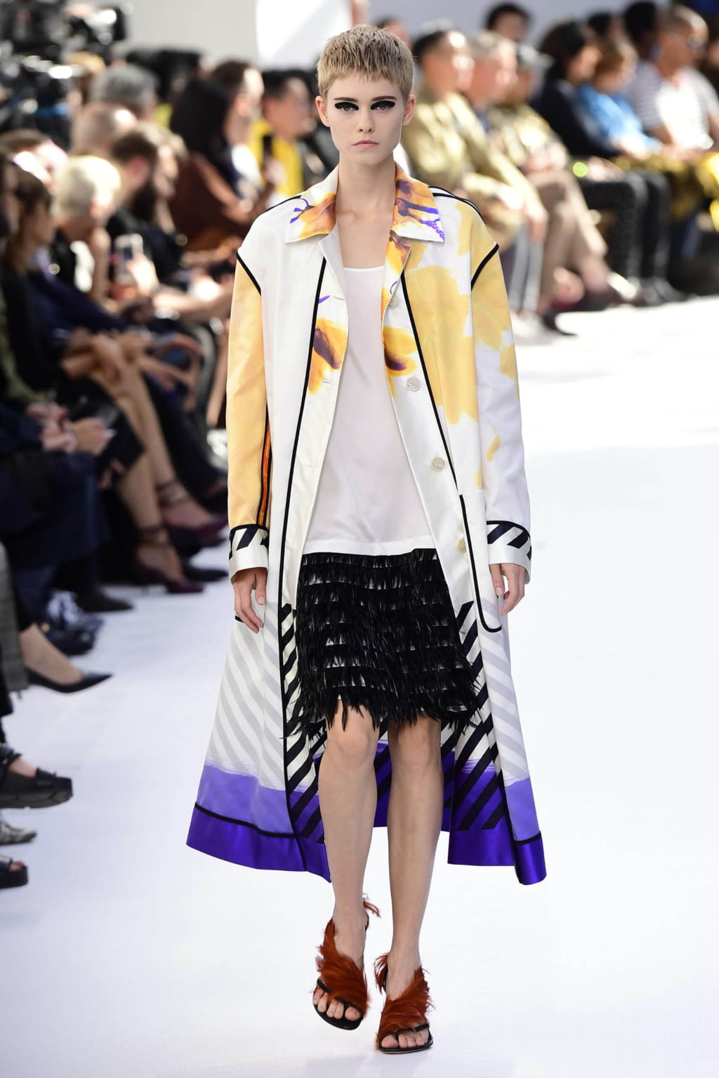 Fashion Week Paris Spring/Summer 2019 look 61 from the Dries Van Noten collection womenswear
