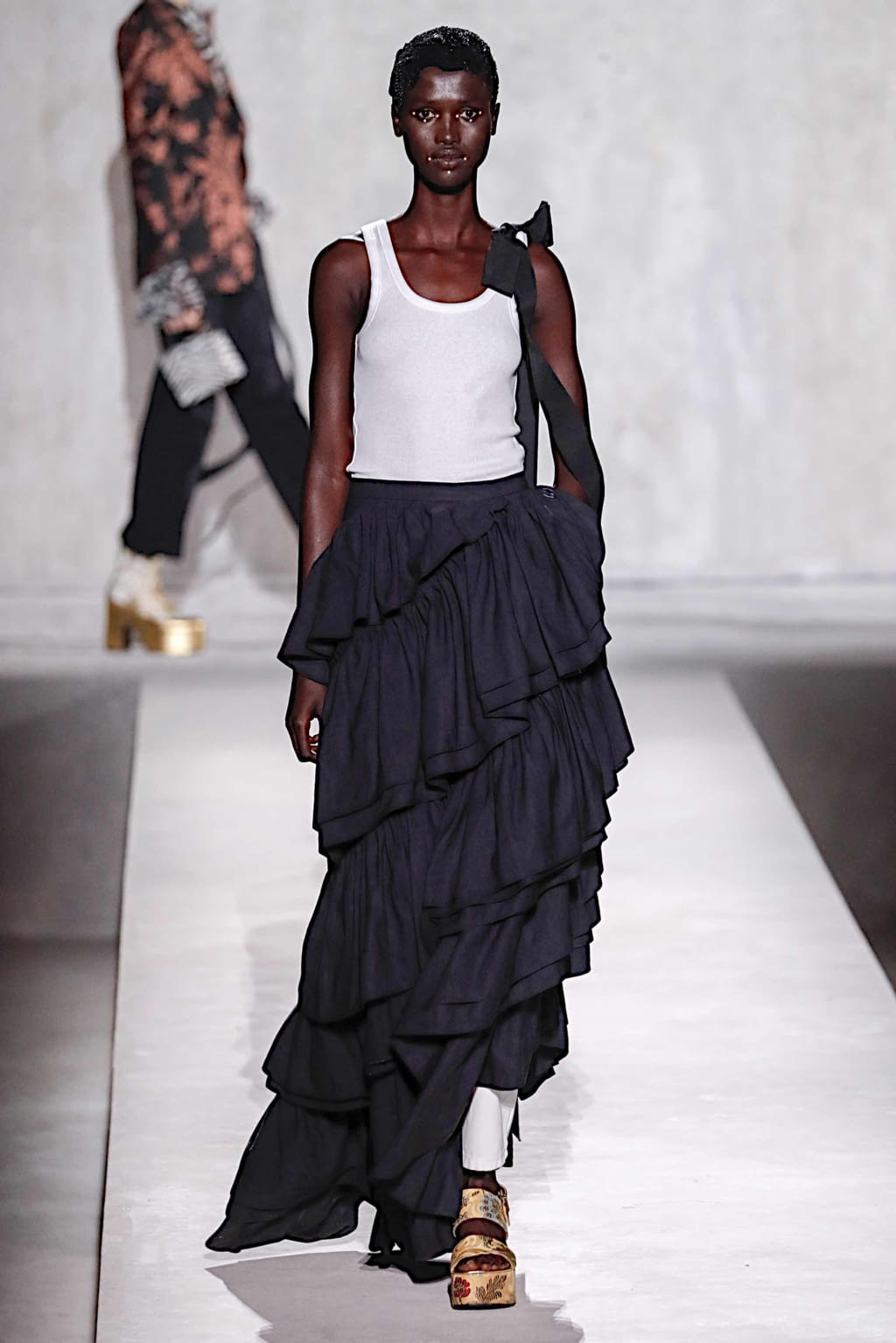 Fashion Week Paris Spring/Summer 2020 look 7 from the Dries Van Noten collection womenswear