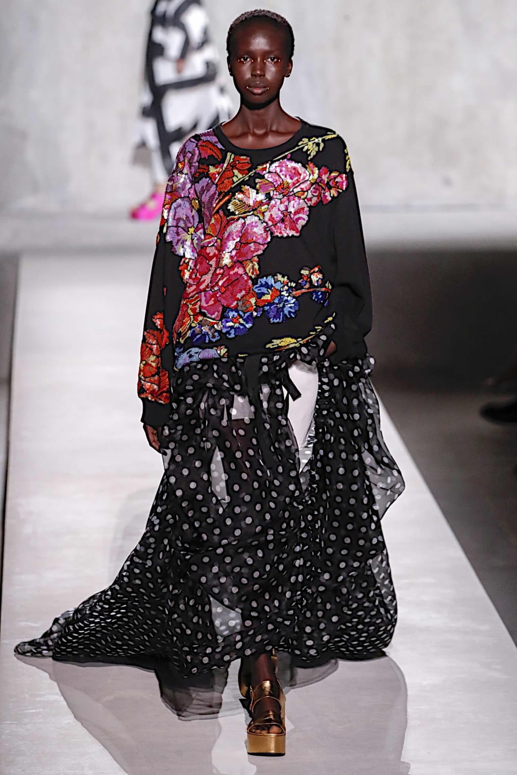 Fashion Week Paris Spring/Summer 2020 look 15 from the Dries Van Noten collection 女装