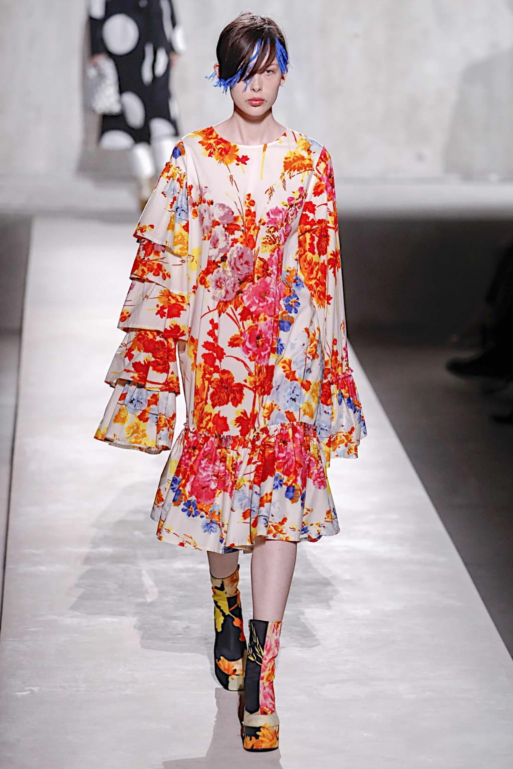 Fashion Week Paris Spring/Summer 2020 look 19 from the Dries Van Noten collection 女装