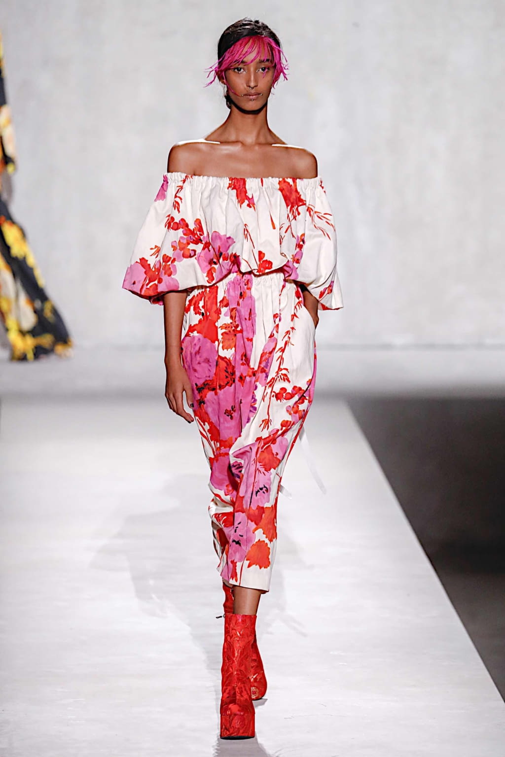 Fashion Week Paris Spring/Summer 2020 look 21 from the Dries Van Noten collection 女装