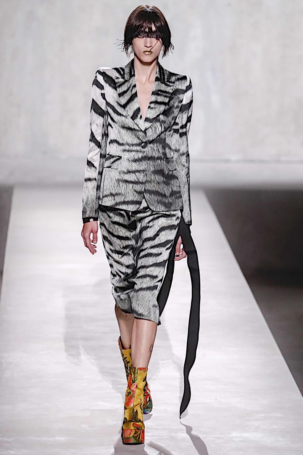 Fashion Week Paris Spring/Summer 2020 look 50 de la collection Dries Van Noten womenswear