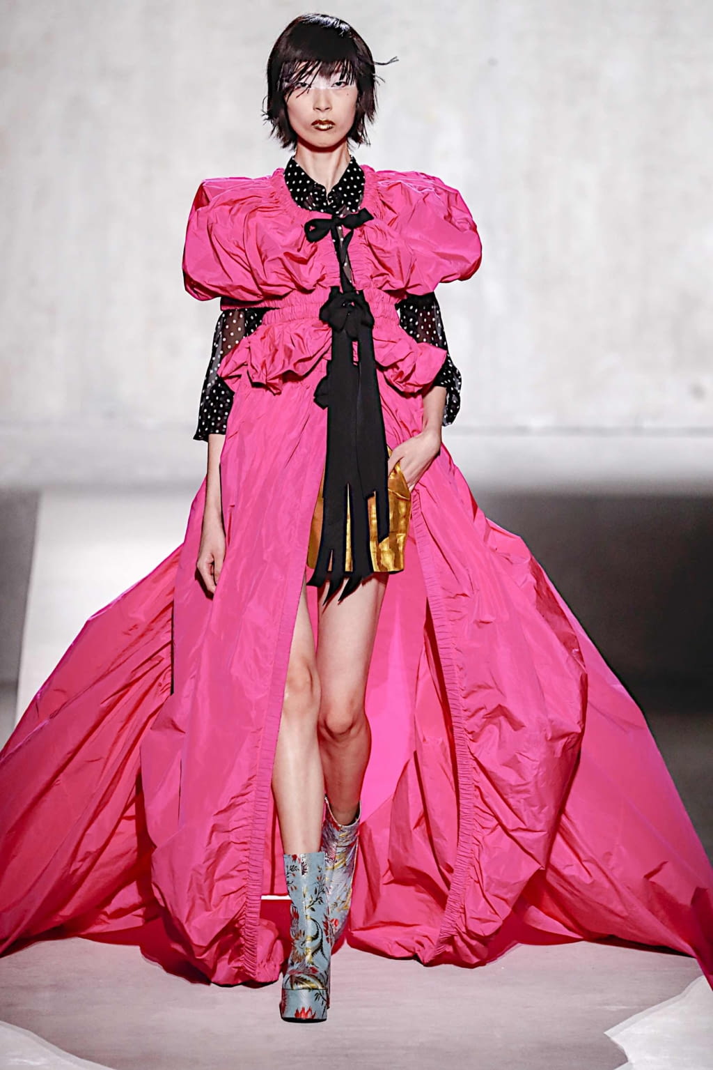 Fashion Week Paris Spring/Summer 2020 look 60 from the Dries Van Noten collection womenswear