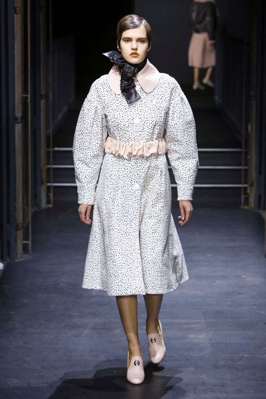 Fashion Week Paris Fall/Winter 2016 look 7 from the DROMe collection 女装
