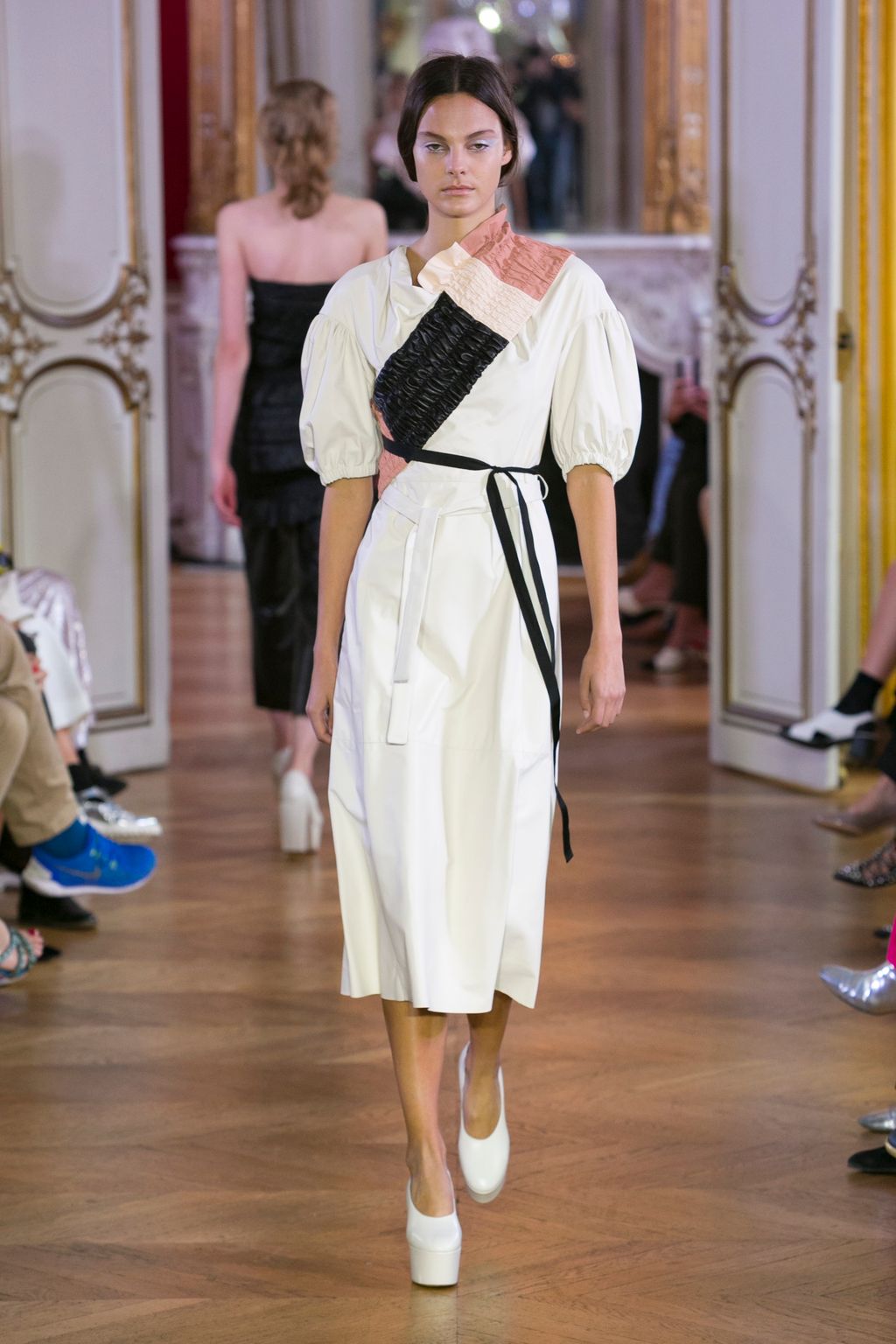 Fashion Week Paris Spring/Summer 2017 look 1 from the DROMe collection womenswear
