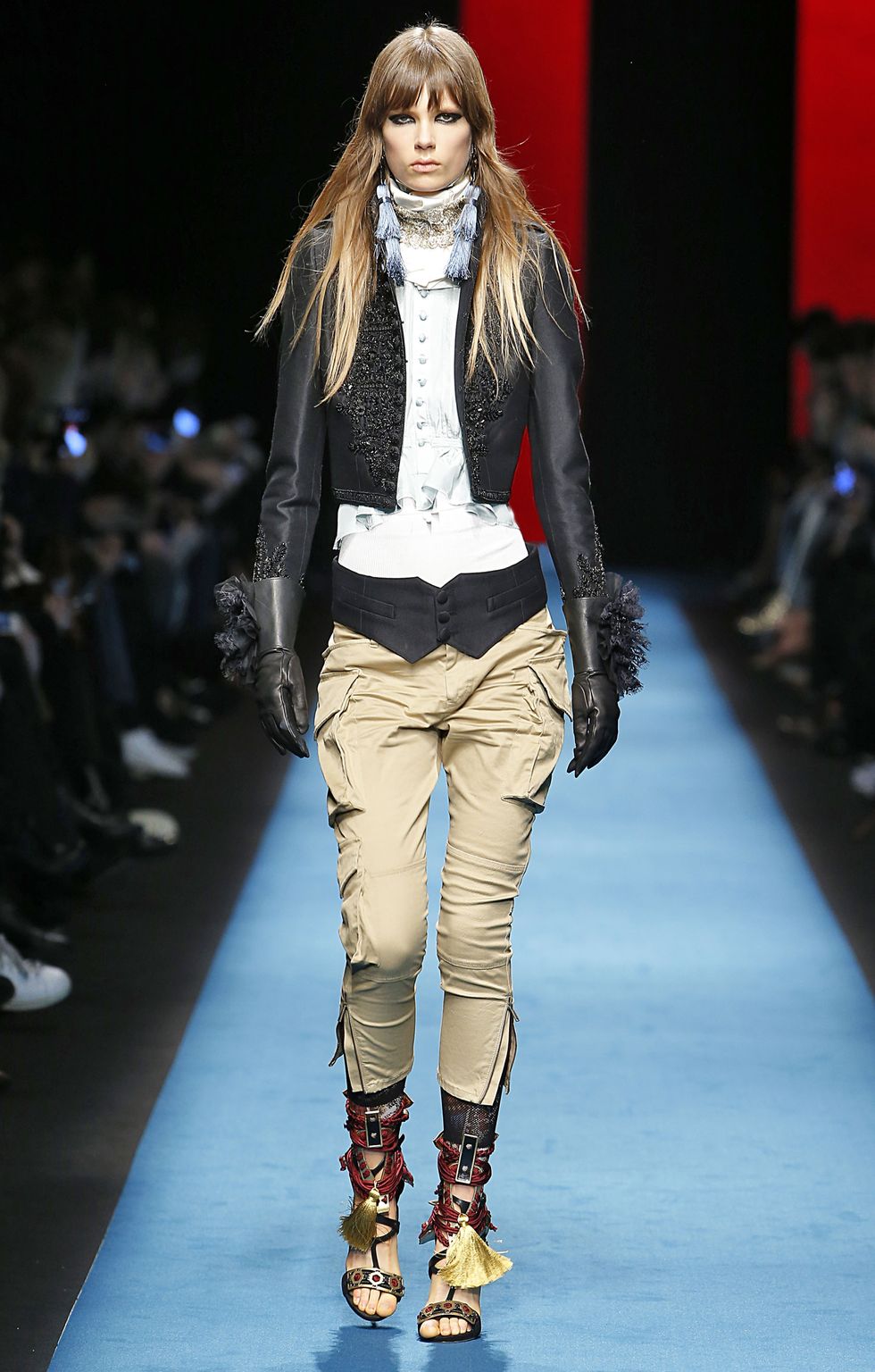 Fashion Week Milan Fall/Winter 2016 look 2 from the Dsquared2 collection 女装