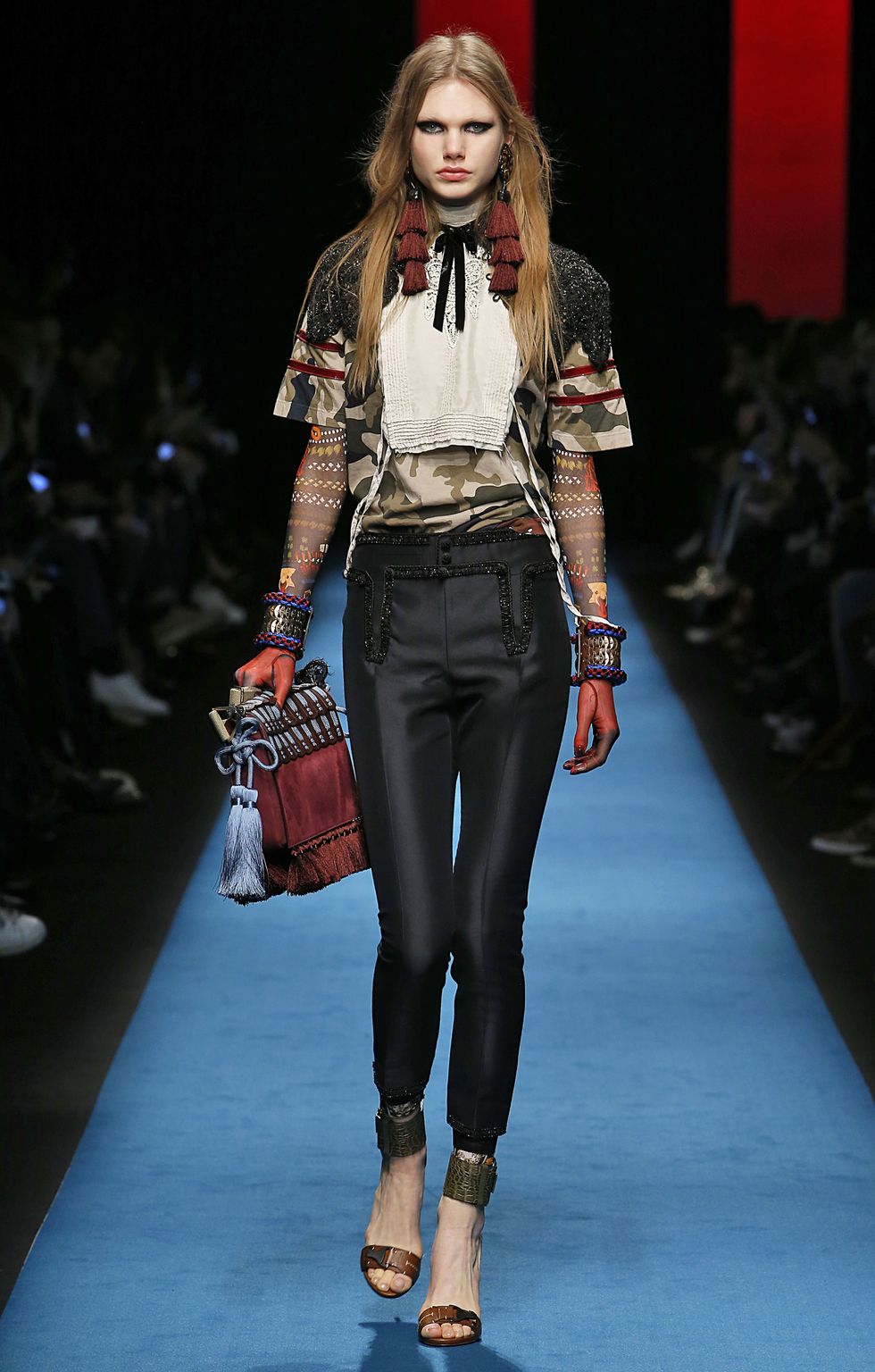 Fashion Week Milan Fall/Winter 2016 look 15 from the Dsquared2 collection womenswear