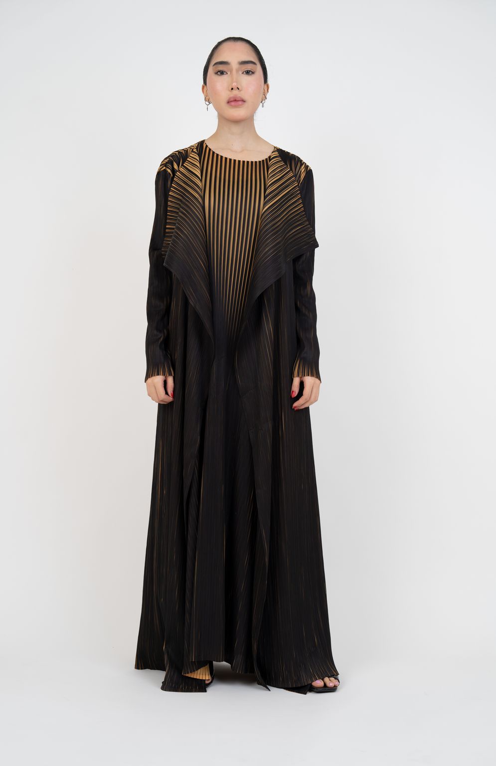 Fashion Week Paris Pre-Fall 2023 look 4 from the Kaf by Kaf - Saudi 100 collection womenswear