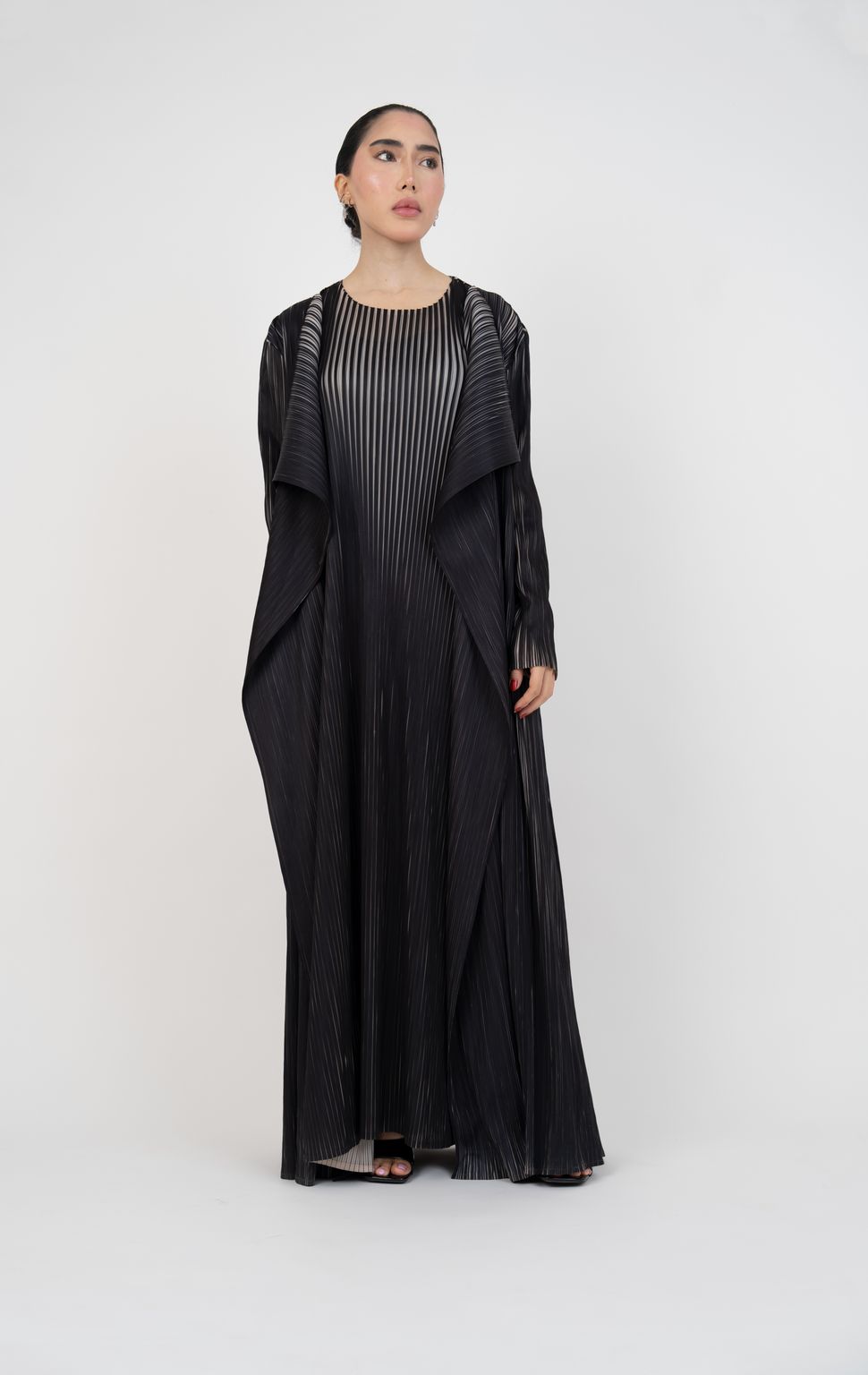 Fashion Week Paris Pre-Fall 2023 look 6 from the Kaf by Kaf - Saudi 100 collection 女装