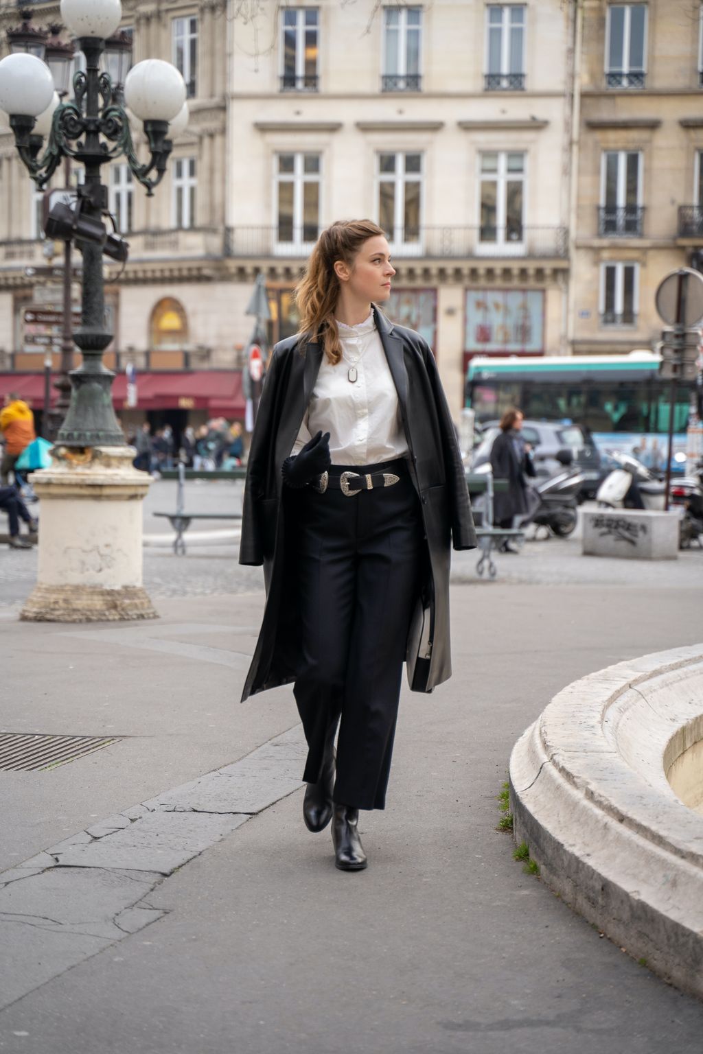 Fashion Week Paris Fall/Winter 2022 look 34 de la collection Agnès B womenswear