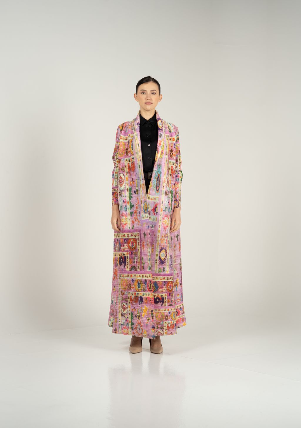 Fashion Week Paris Resort 2023 look 4 from the Kaf by Kaf - Saudi 100 collection 女装