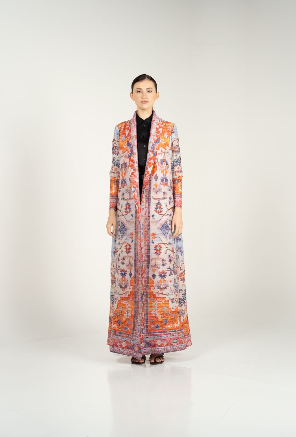 Fashion Week Paris Resort 2023 look 7 from the Kaf by Kaf - Saudi 100 collection 女装