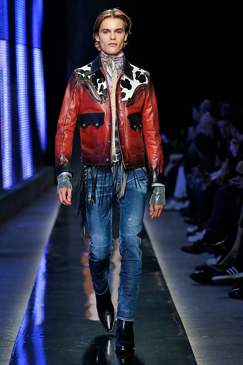 Fashion Week Milan Fall/Winter 2018 look 33 from the Dsquared2 collection menswear