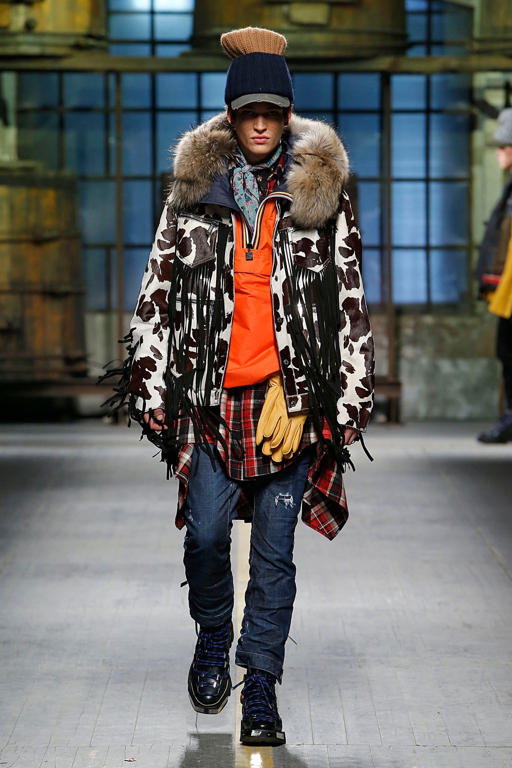 Fashion Week Milan Fall/Winter 2017 look 17 from the Dsquared2 collection menswear