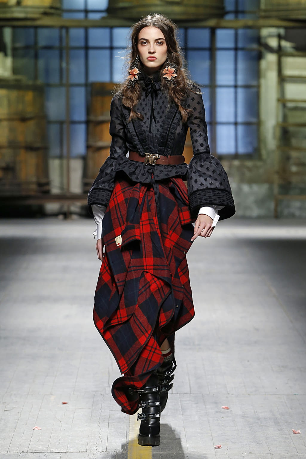 Fashion Week Milan Fall/Winter 2017 look 45 from the Dsquared2 collection menswear