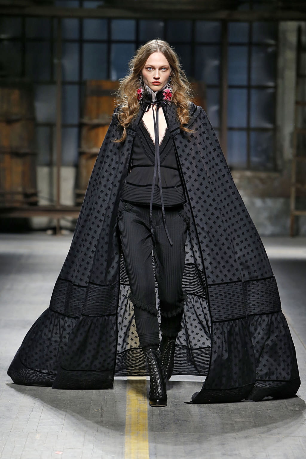 Fashion Week Milan Fall/Winter 2017 look 55 from the Dsquared2 collection menswear