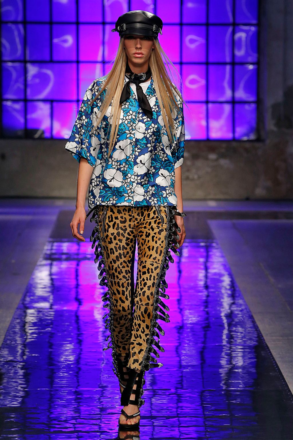 Fashion Week Milan Spring/Summer 2018 look 6 de la collection Dsquared2 womenswear