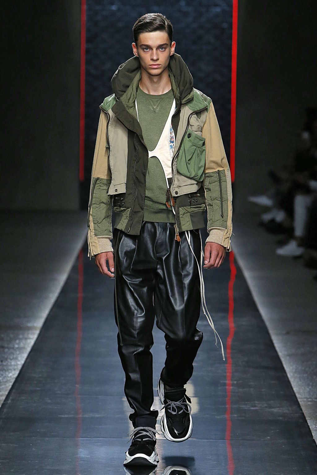 Fashion Week Milan Spring/Summer 2019 look 7 from the Dsquared2 collection 男装