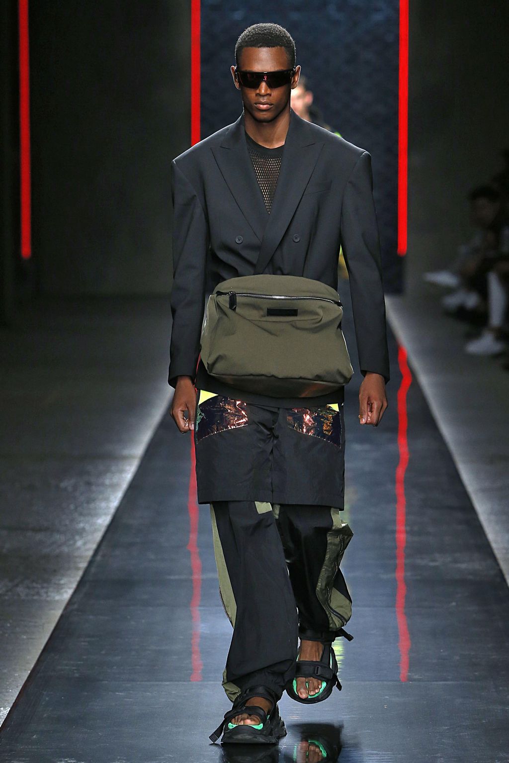 Fashion Week Milan Spring/Summer 2019 look 16 from the Dsquared2 collection menswear