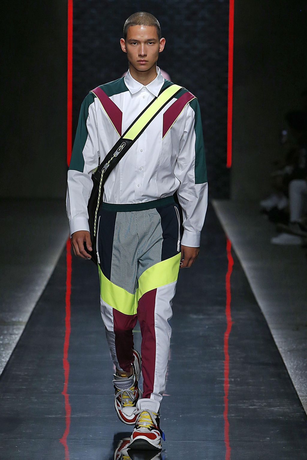 Fashion Week Milan Spring/Summer 2019 look 30 from the Dsquared2 collection menswear