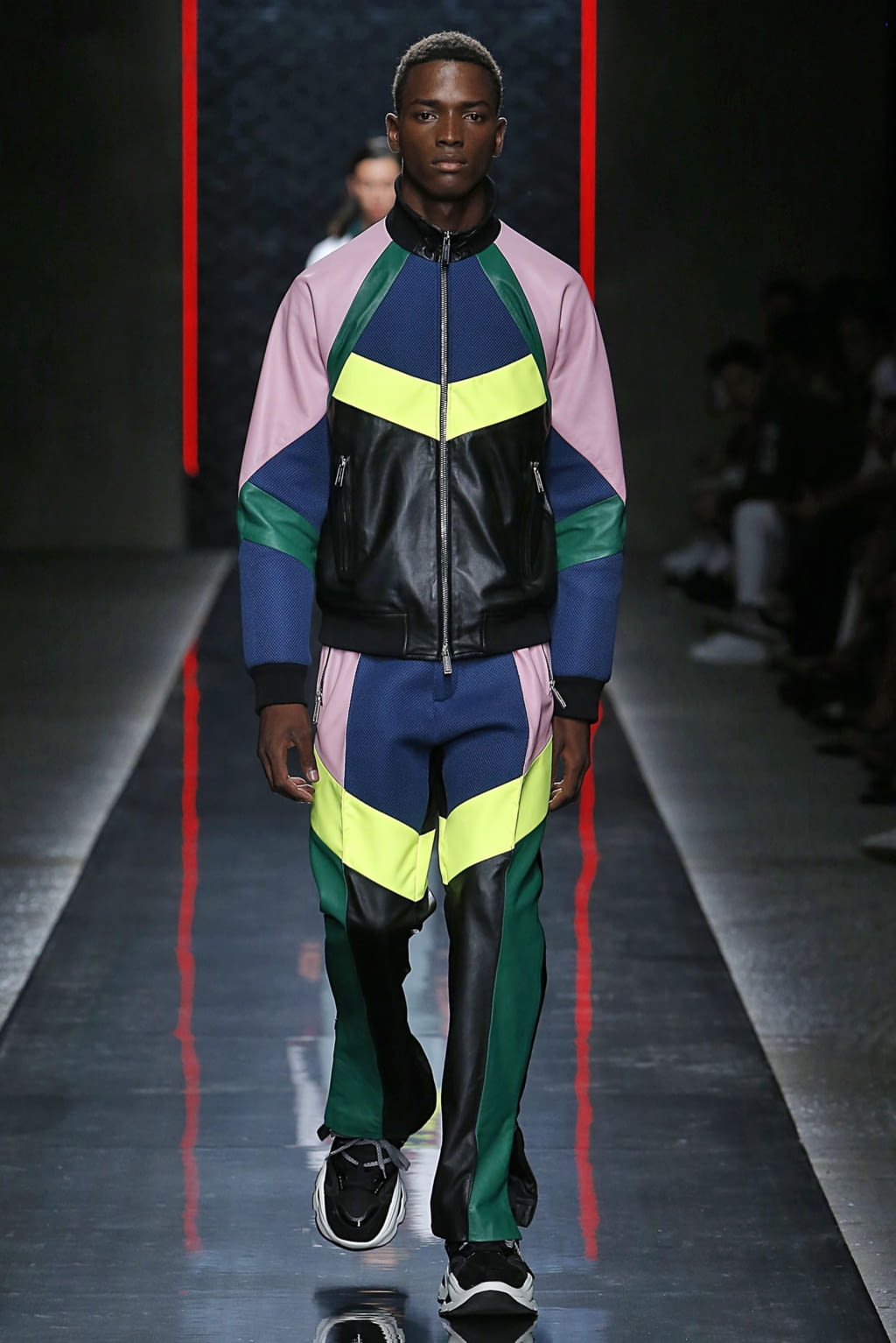 Fashion Week Milan Spring/Summer 2019 look 31 from the Dsquared2 collection menswear