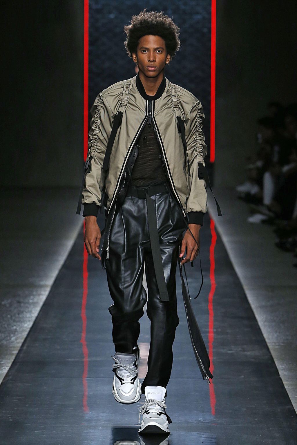 Fashion Week Milan Spring/Summer 2019 look 37 from the Dsquared2 collection 男装