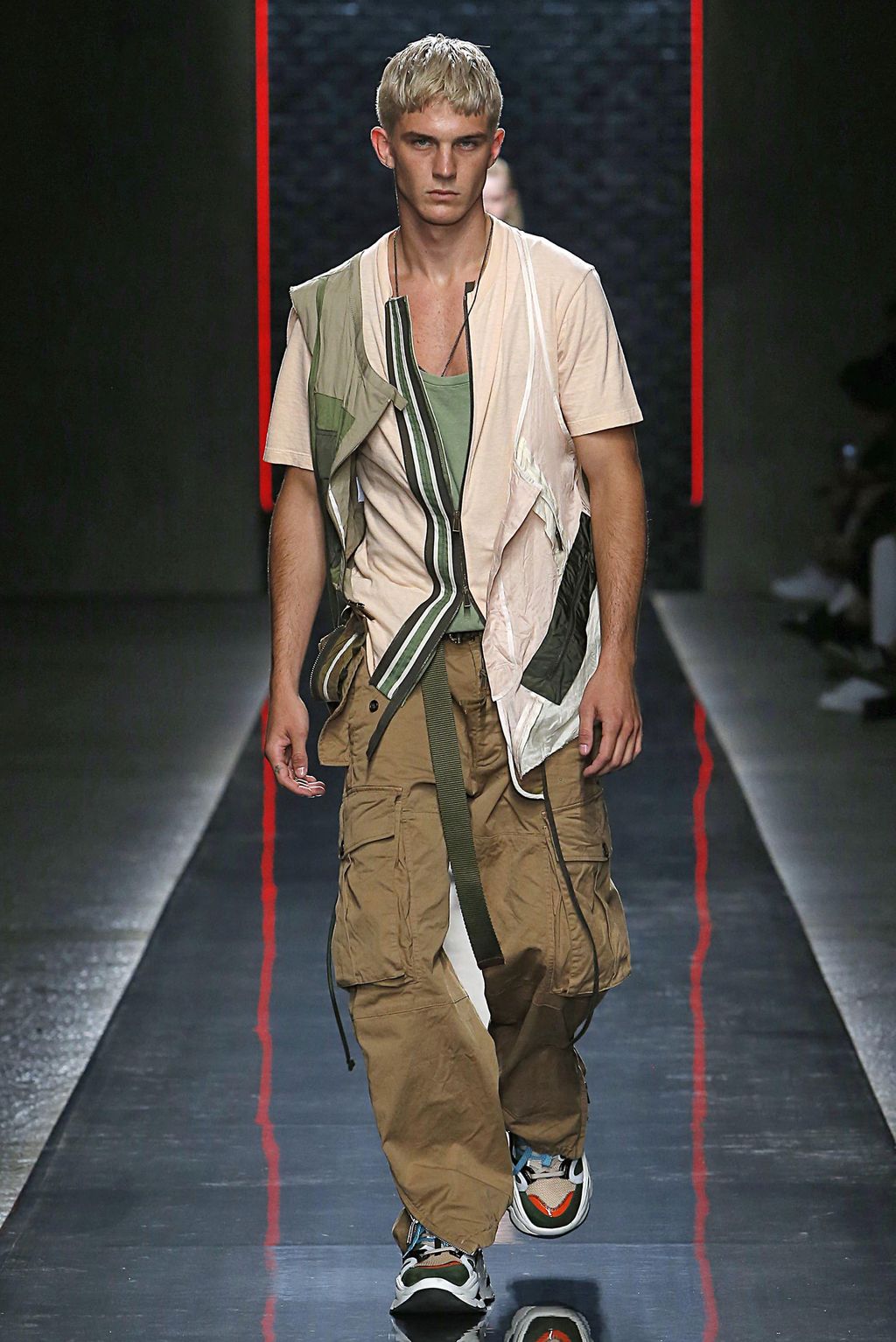 Fashion Week Milan Spring/Summer 2019 look 41 from the Dsquared2 collection 男装