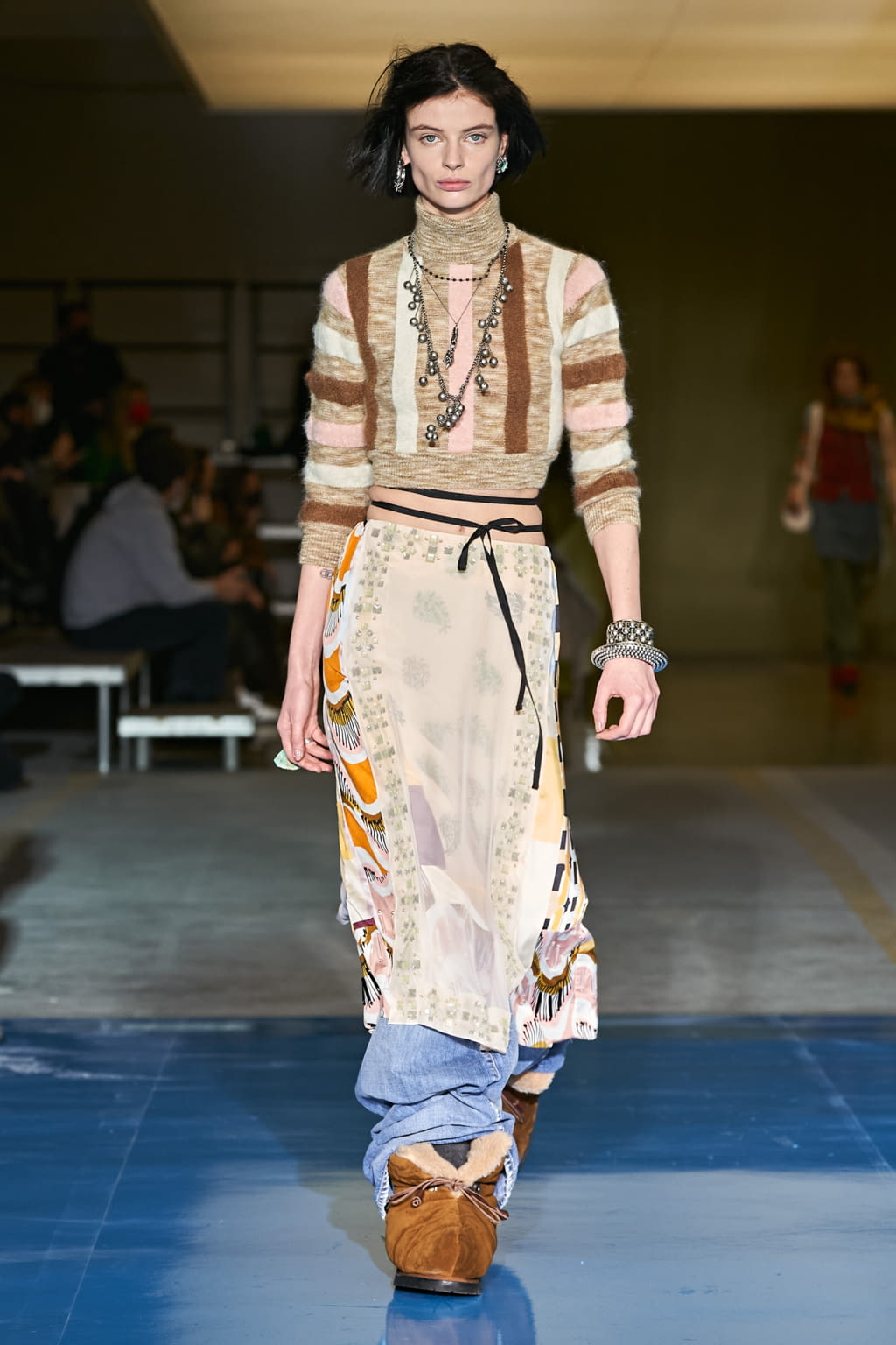 Fashion Week Milan Fall/Winter 2022 look 1 de la collection Dsquared2 womenswear