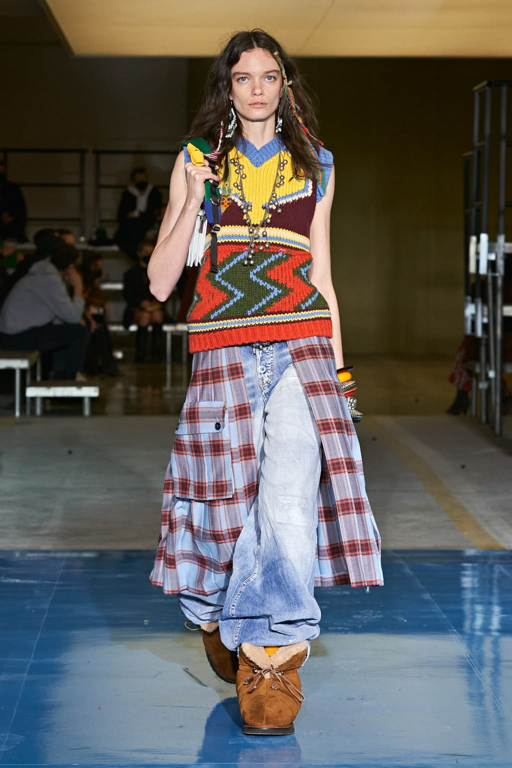 Fashion Week Milan Fall/Winter 2022 look 28 from the Dsquared2 collection womenswear