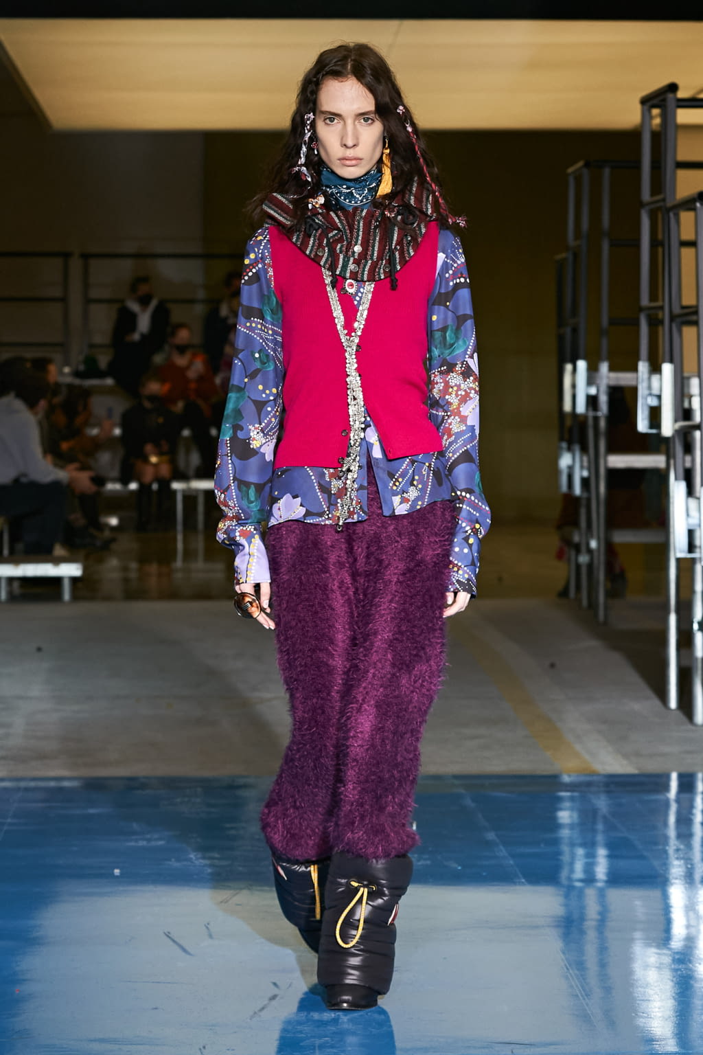 Fashion Week Milan Fall/Winter 2022 look 31 de la collection Dsquared2 womenswear