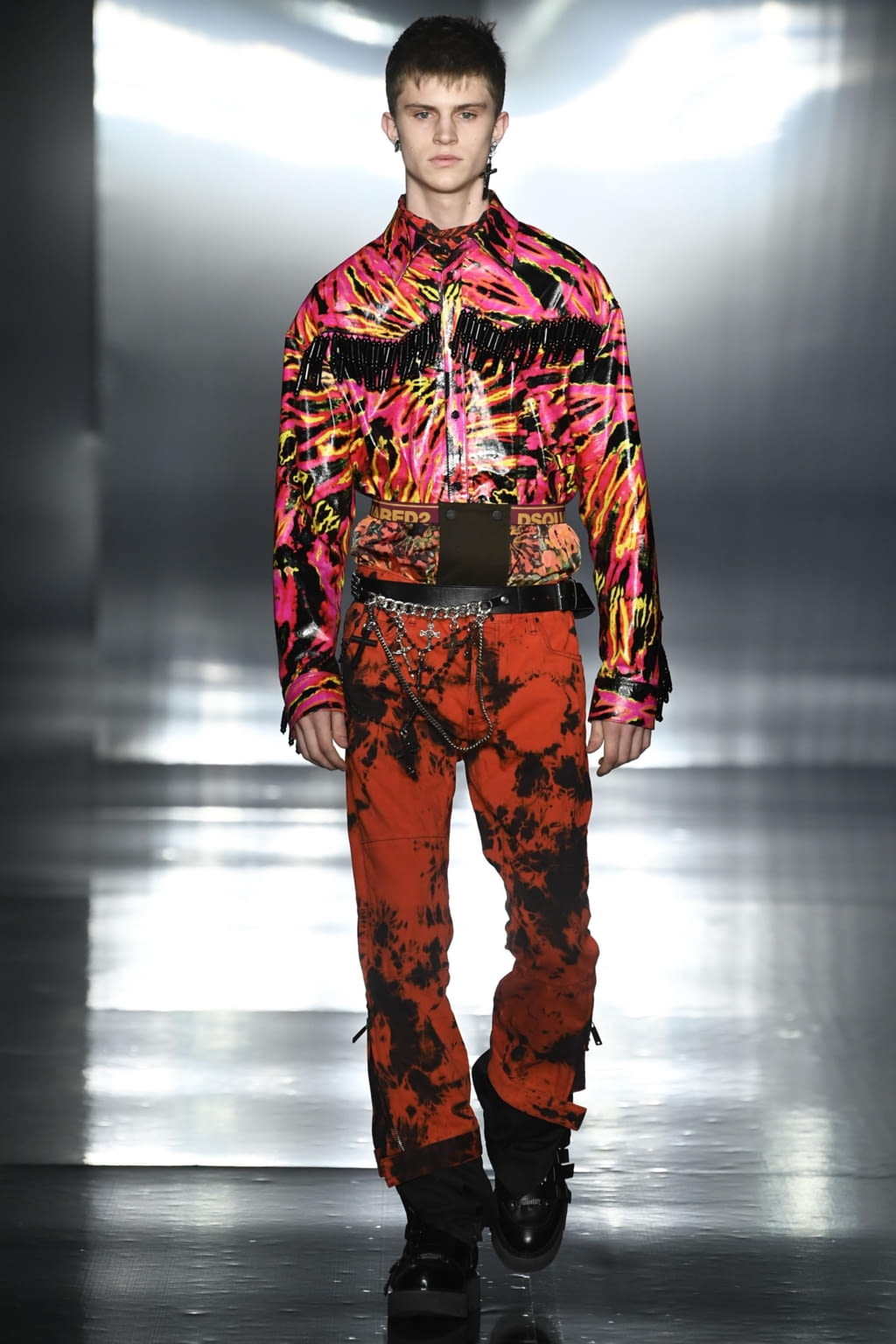 Fashion Week Milan Fall/Winter 2019 look 1 from the Dsquared2 collection menswear