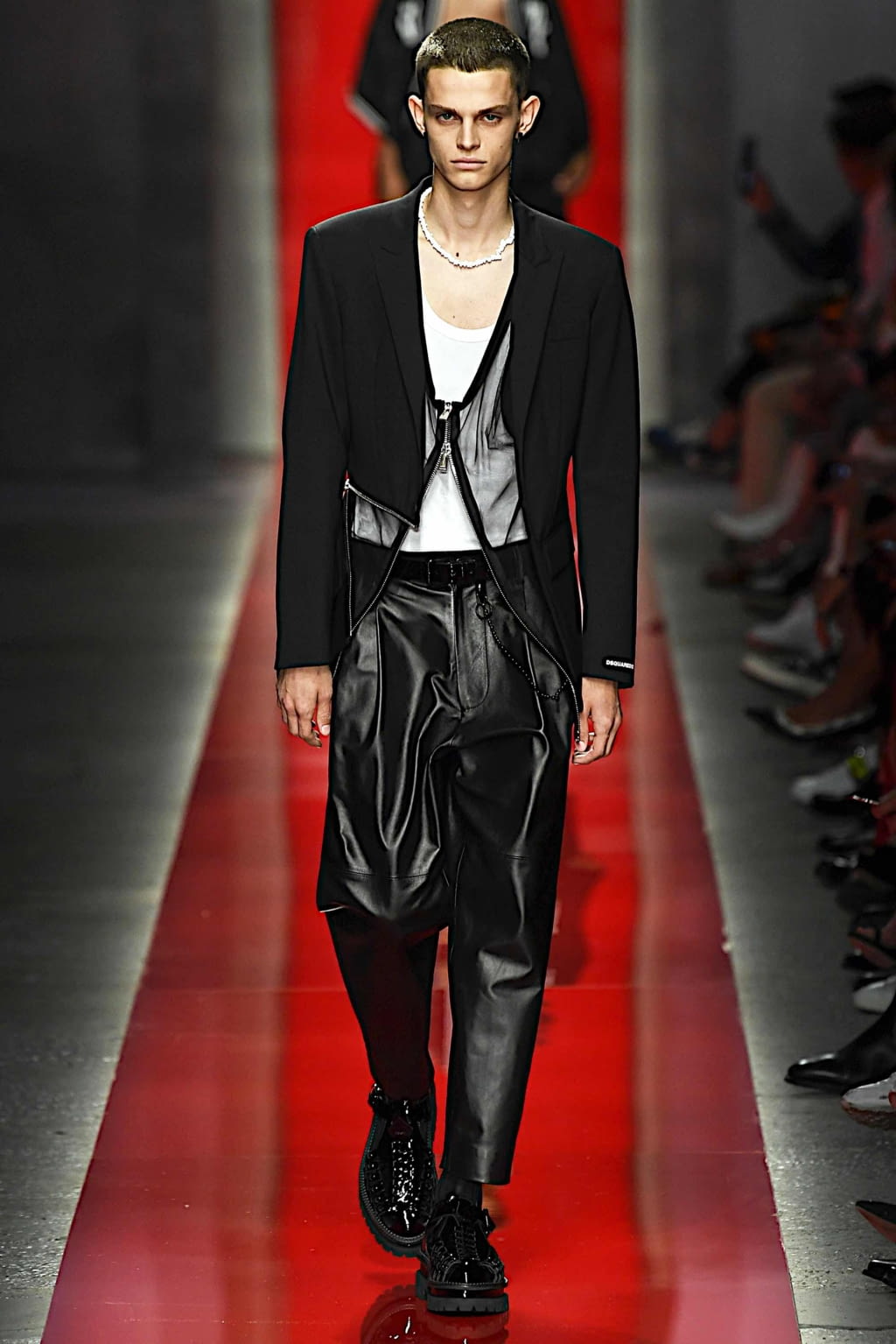 Fashion Week Milan Spring/Summer 2020 look 5 from the Dsquared2 collection 男装