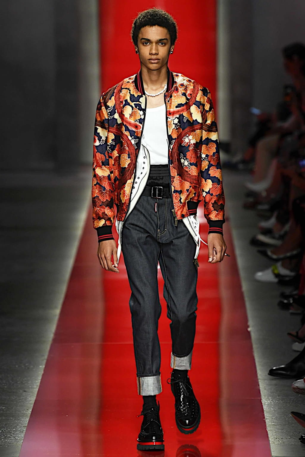 Fashion Week Milan Spring/Summer 2020 look 7 from the Dsquared2 collection menswear