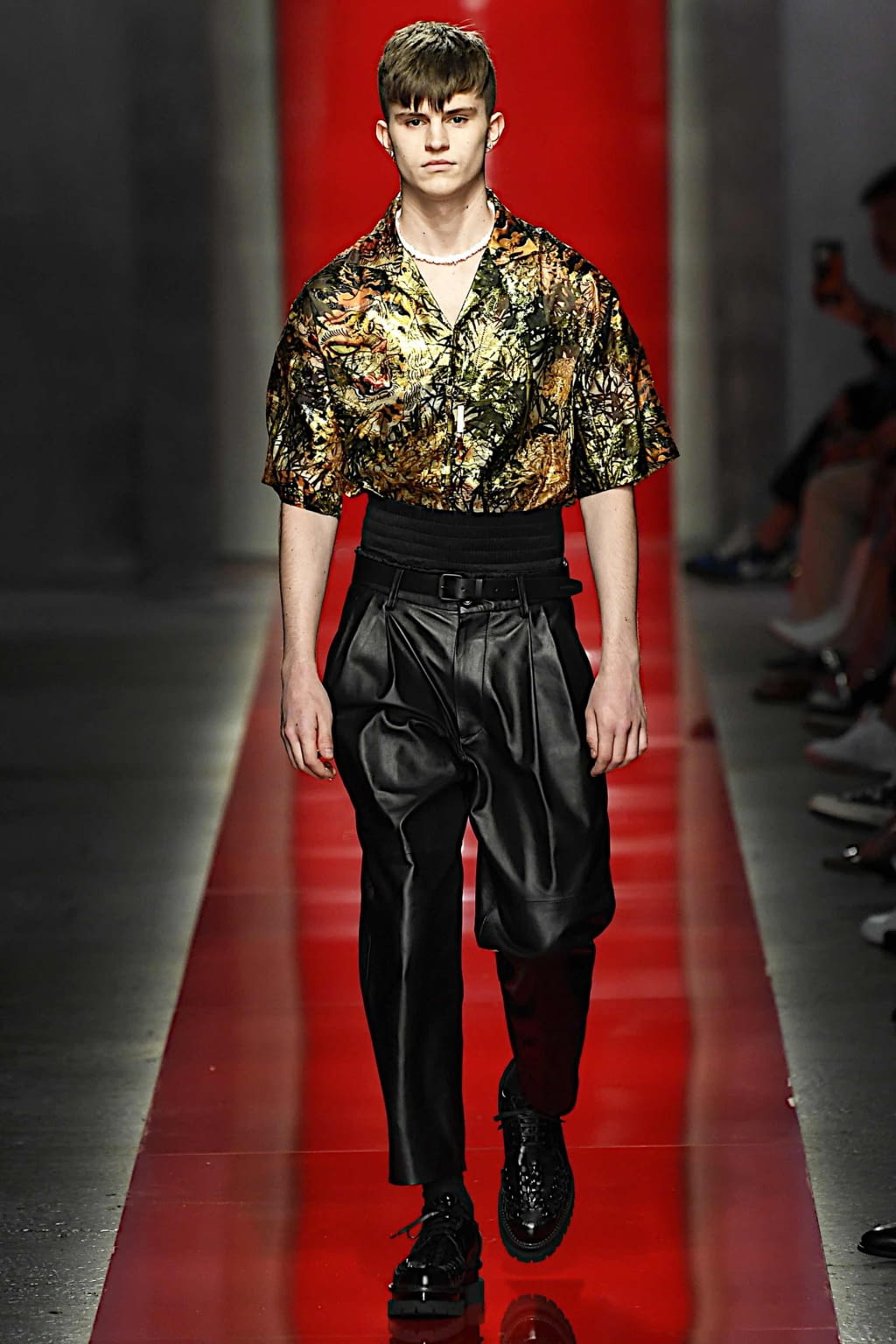 Fashion Week Milan Spring/Summer 2020 look 51 from the Dsquared2 collection 男装
