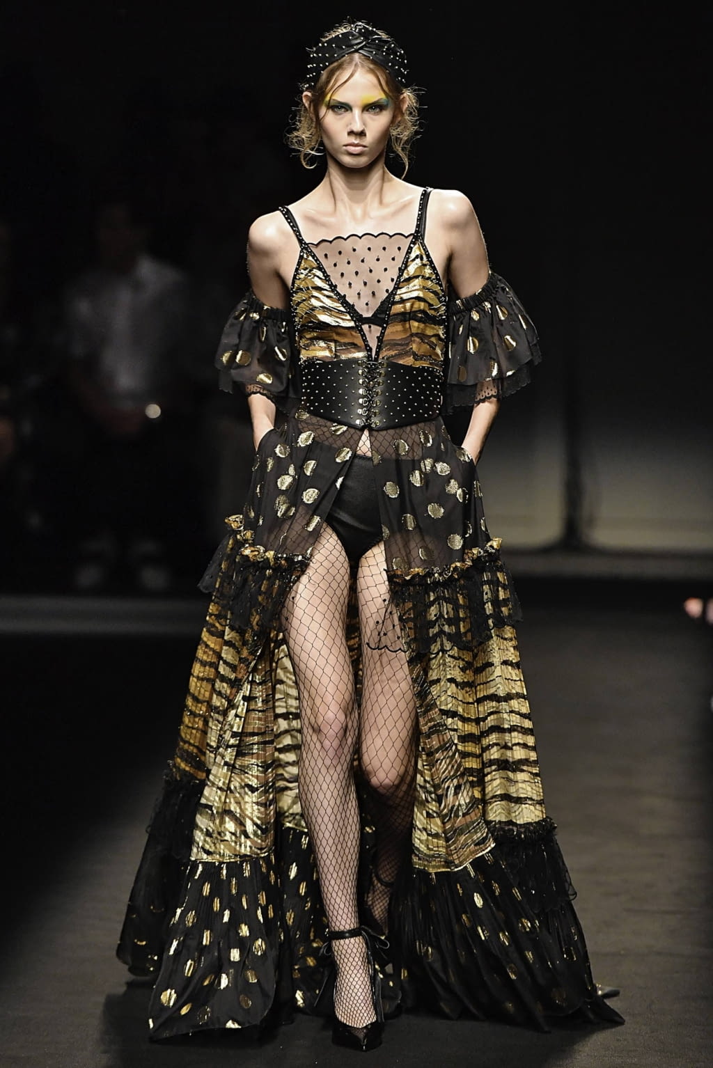 Fashion Week Paris Fall/Winter 2019 look 2 from the Dundas collection couture