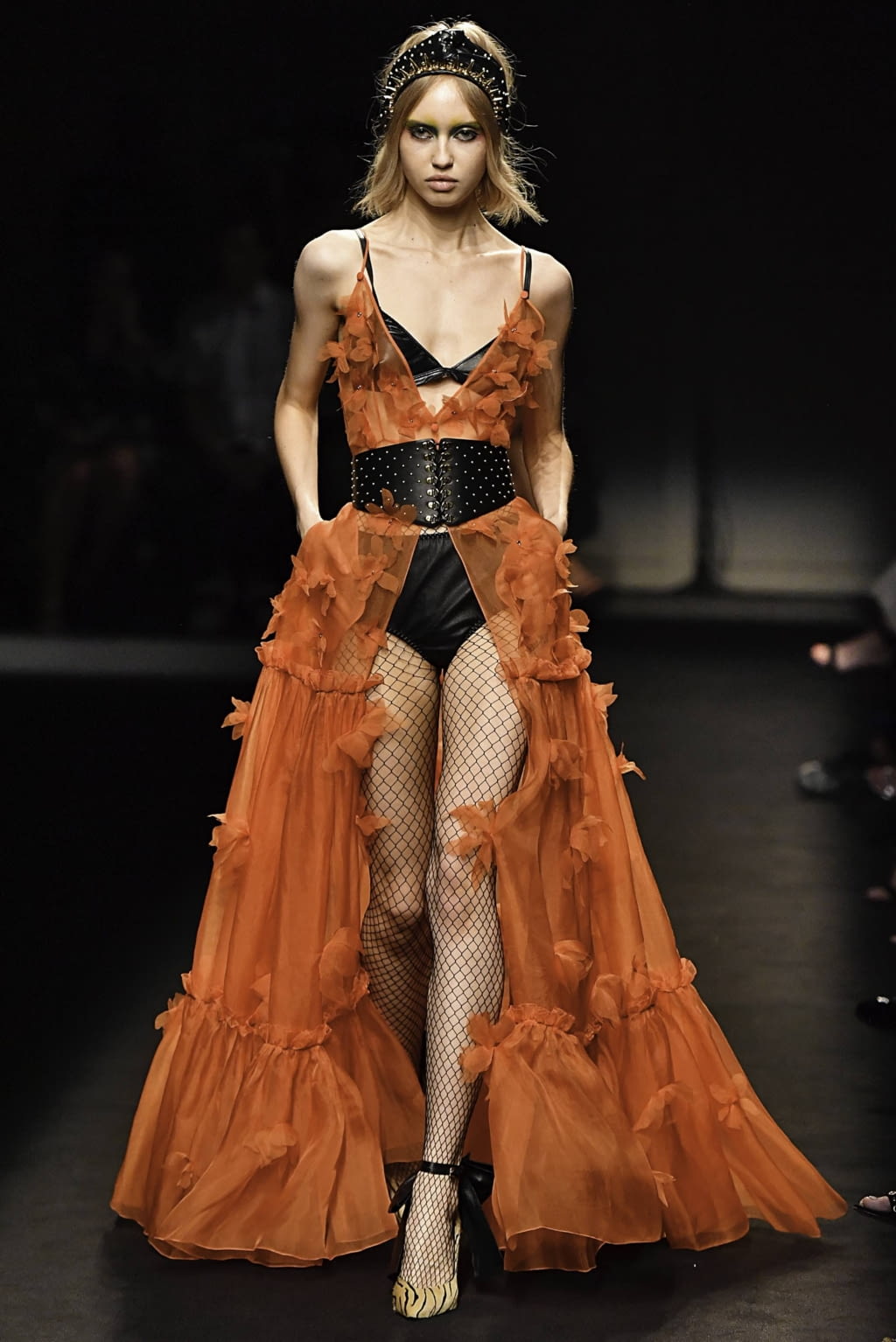 Fashion Week Paris Fall/Winter 2019 look 42 de la collection Dundas couture