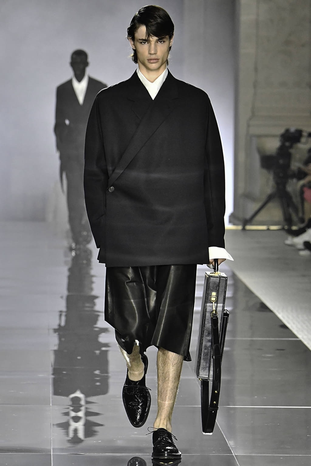Fashion Week Paris Spring/Summer 2020 look 1 de la collection Dunhill menswear