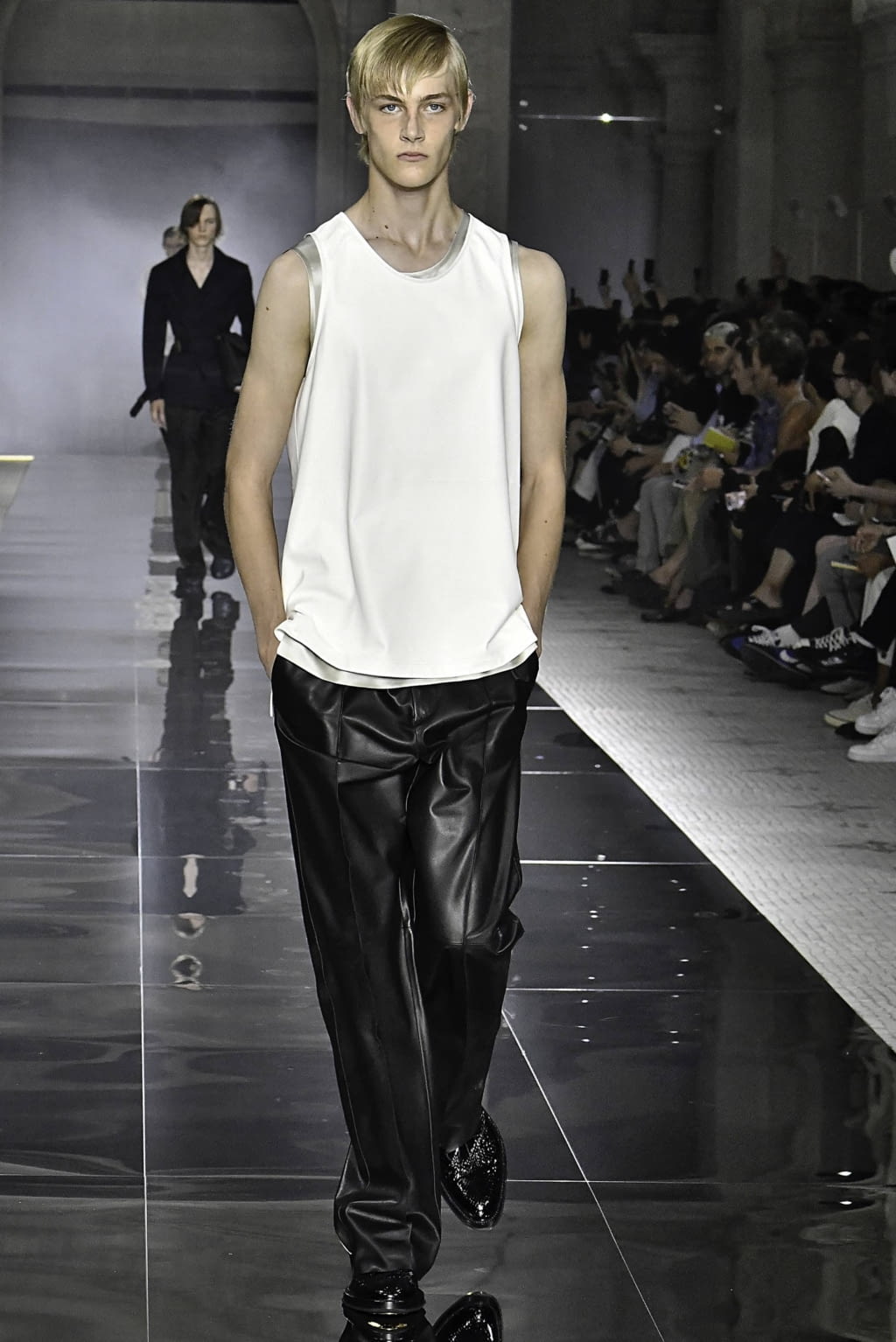 Fashion Week Paris Spring/Summer 2020 look 4 from the Dunhill collection 男装