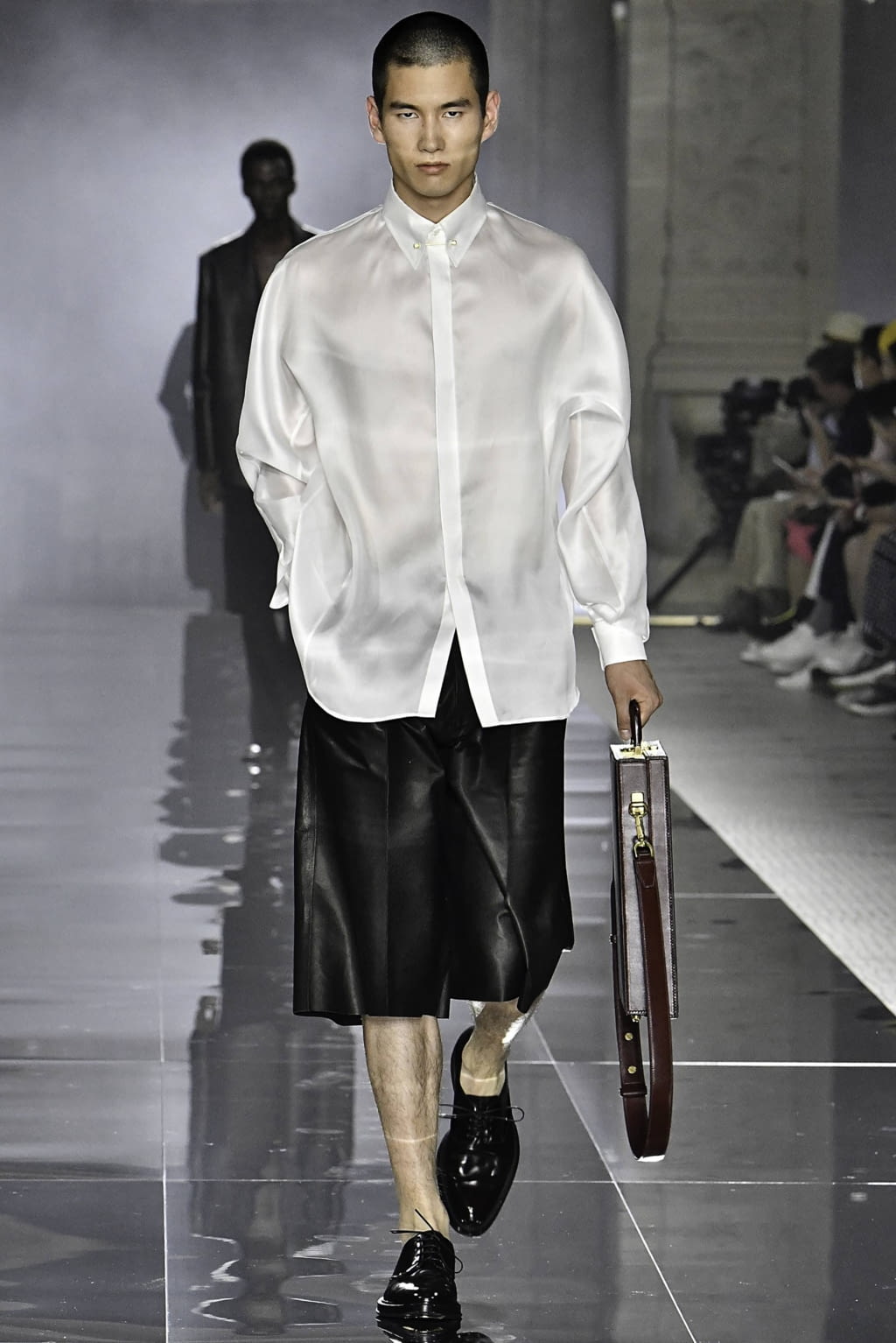 Fashion Week Paris Spring/Summer 2020 look 6 de la collection Dunhill menswear