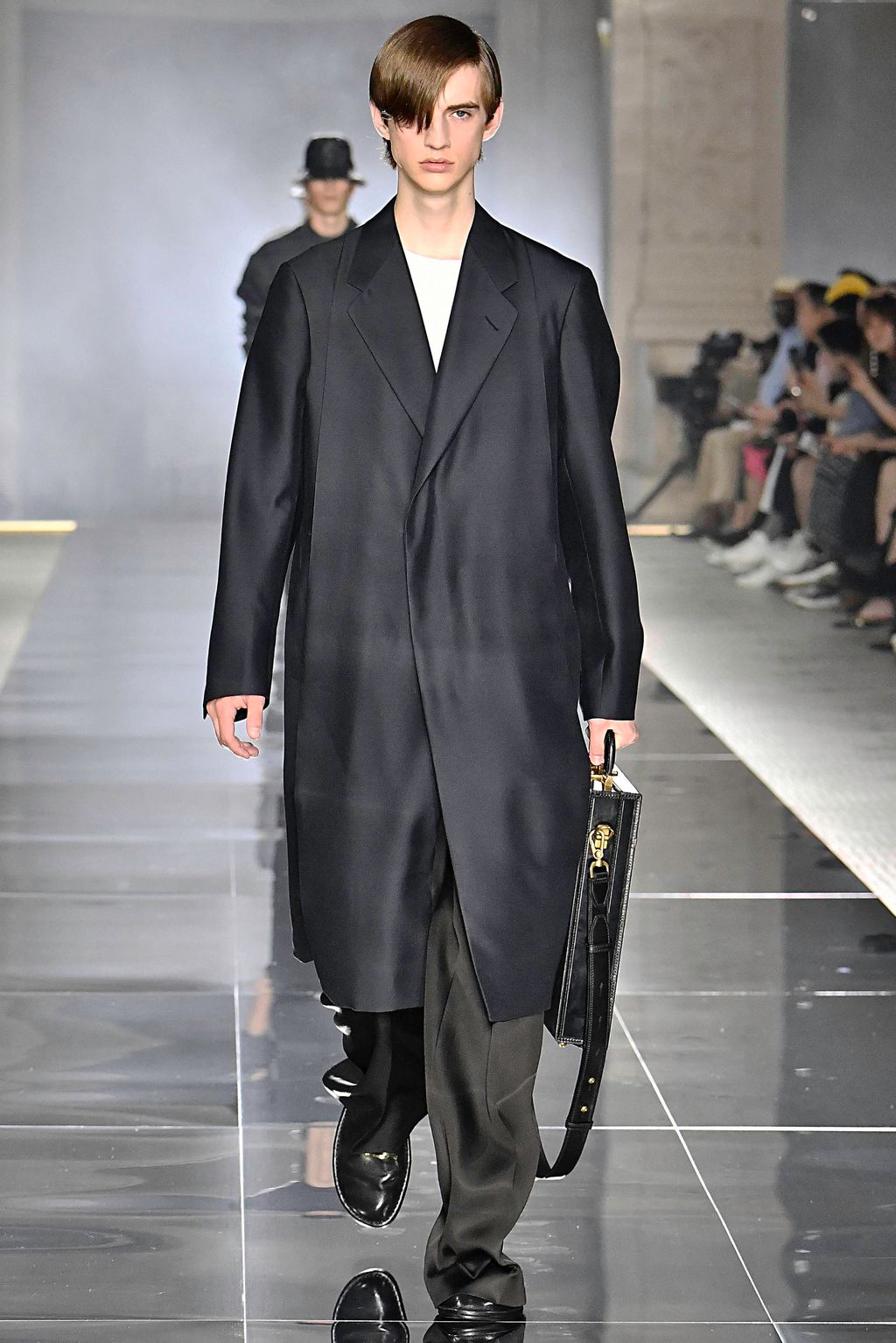 Fashion Week Paris Spring/Summer 2020 look 10 de la collection Dunhill menswear