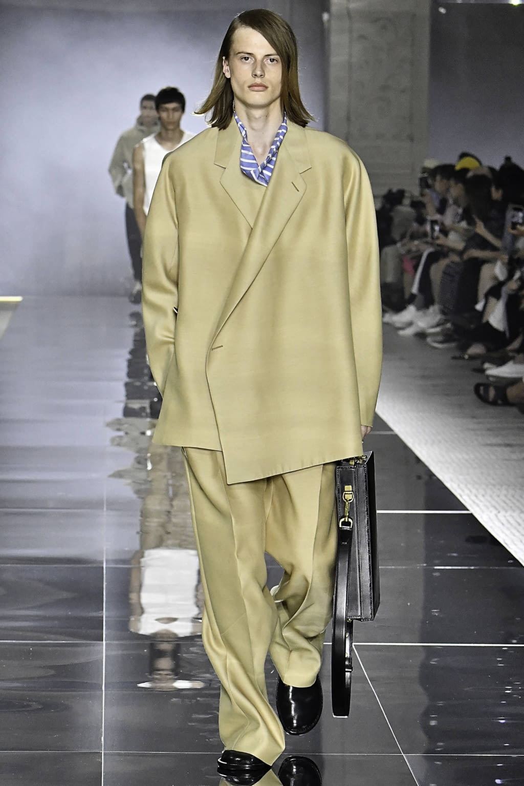 Fashion Week Paris Spring/Summer 2020 look 24 de la collection Dunhill menswear