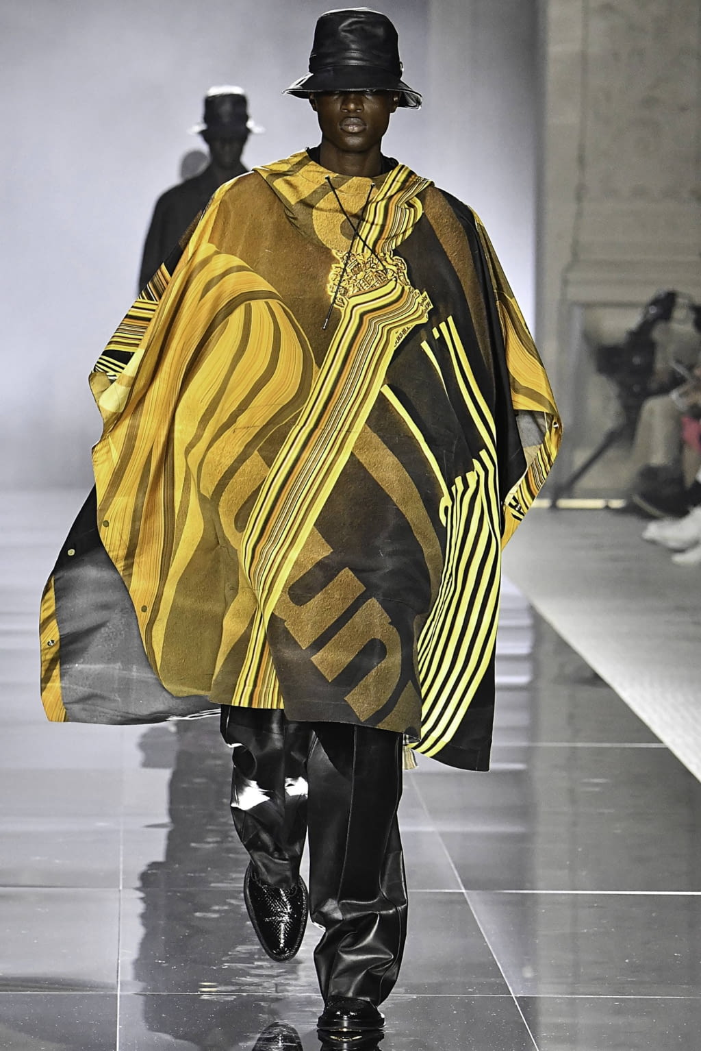 Fashion Week Paris Spring/Summer 2020 look 29 de la collection Dunhill menswear