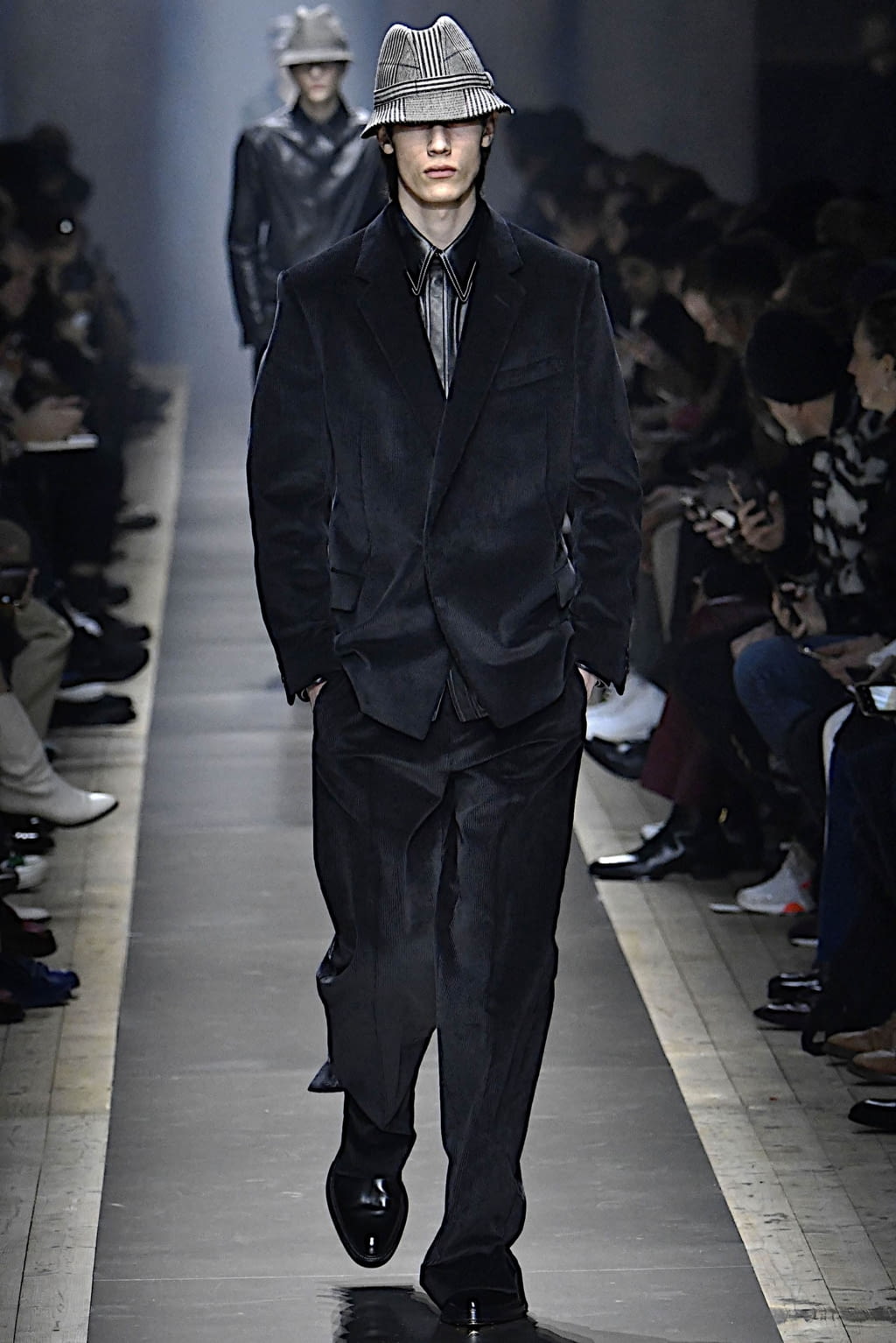 Fashion Week Paris Fall/Winter 2019 look 6 from the Dunhill collection 男装
