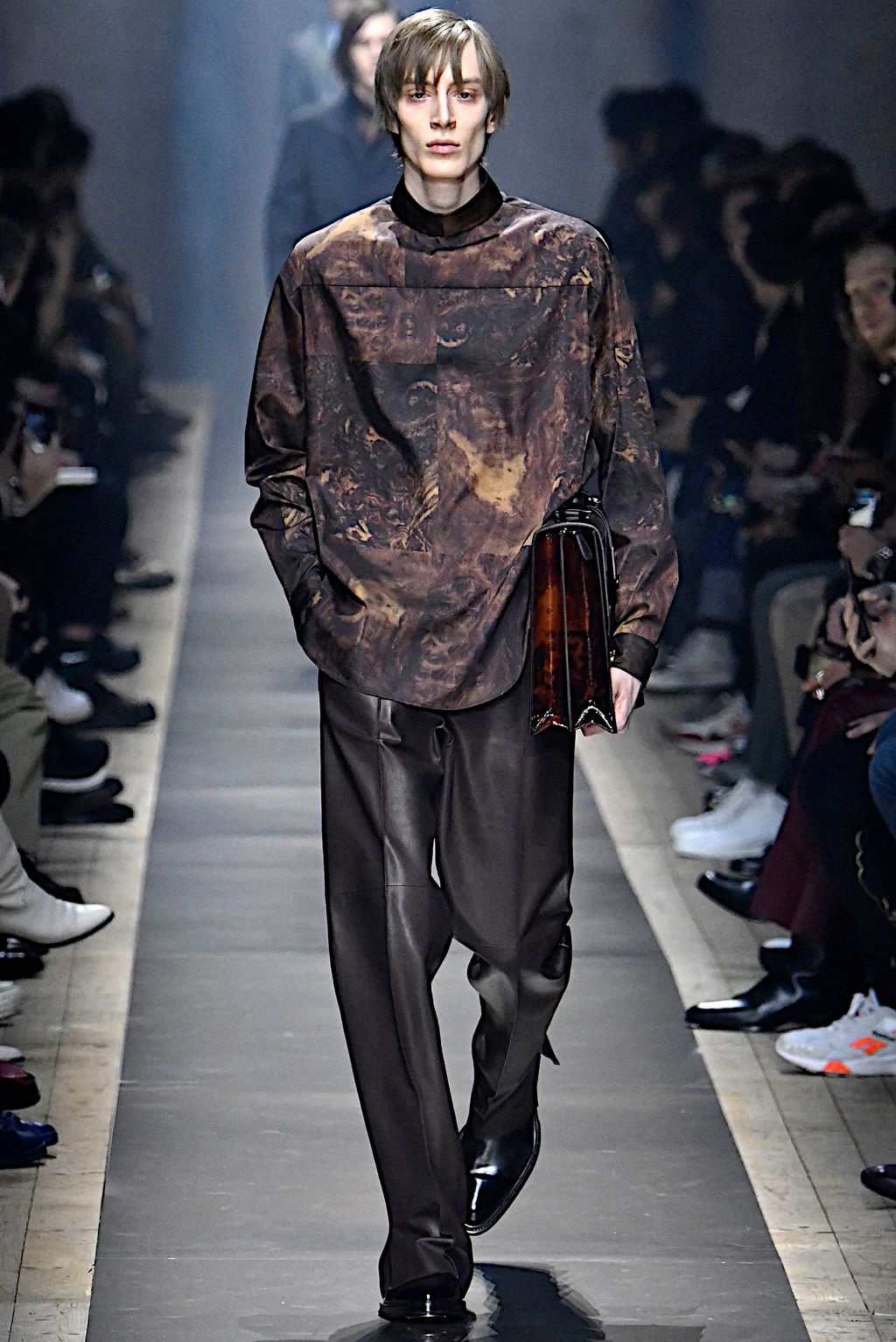 Fashion Week Paris Fall/Winter 2019 look 12 from the Dunhill collection 男装