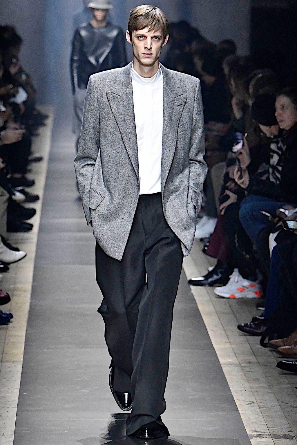 Fashion Week Paris Fall/Winter 2019 look 14 from the Dunhill collection menswear