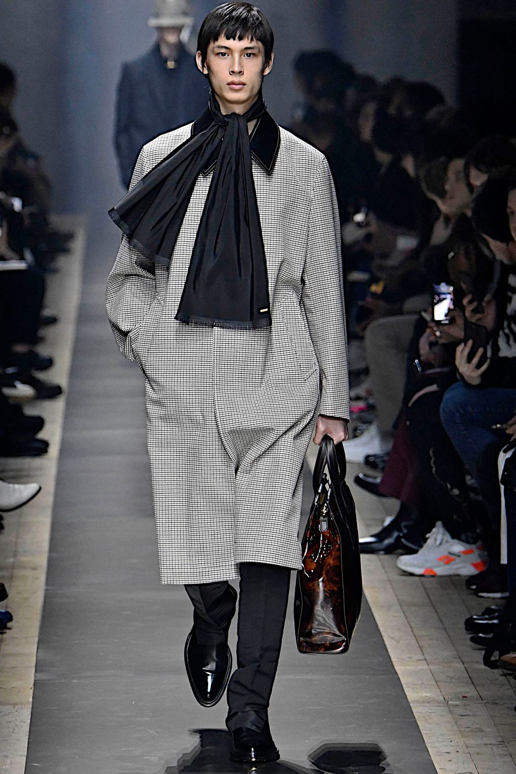 Fashion Week Paris Fall/Winter 2019 look 20 de la collection Dunhill menswear