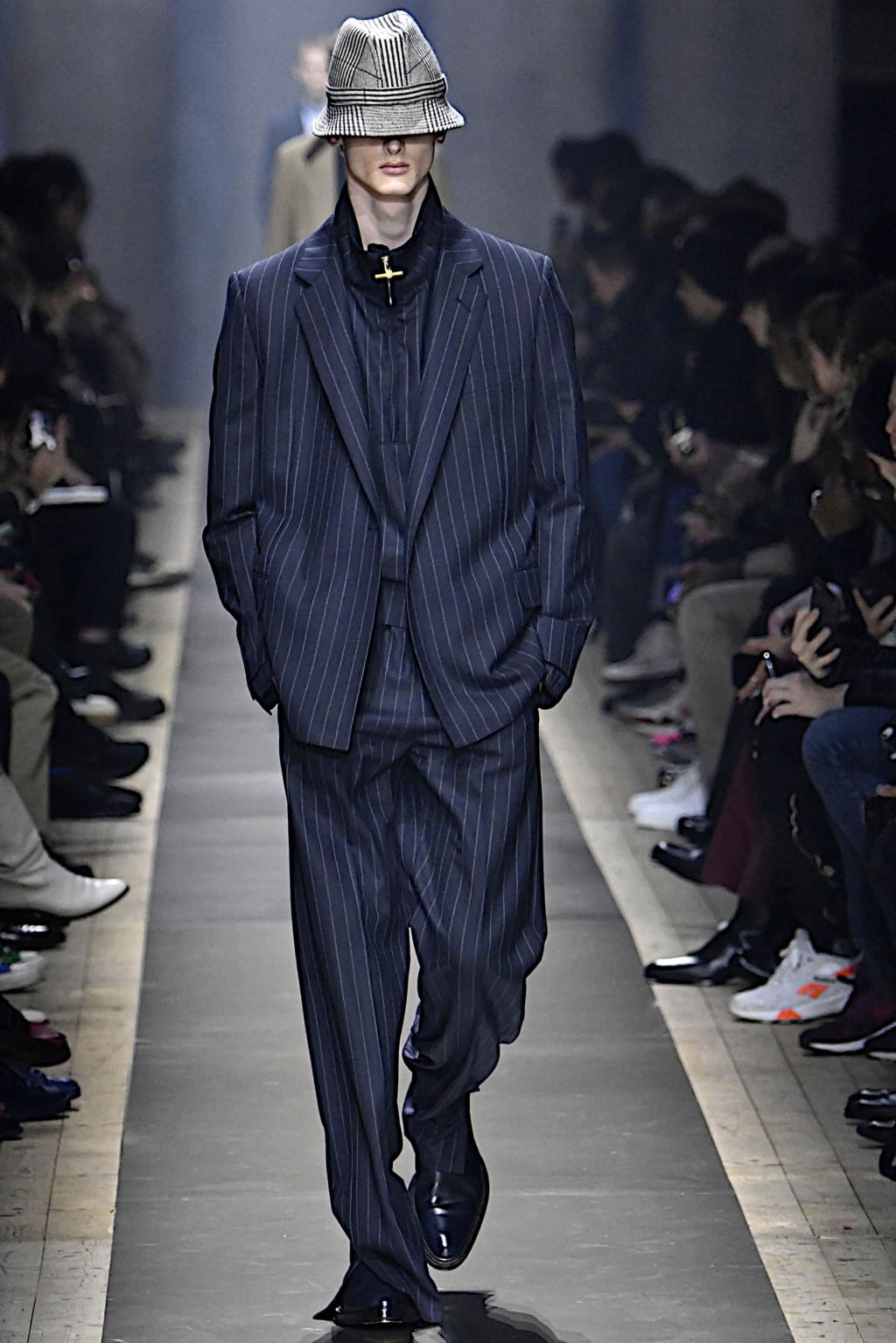 Fashion Week Paris Fall/Winter 2019 look 21 from the Dunhill collection menswear