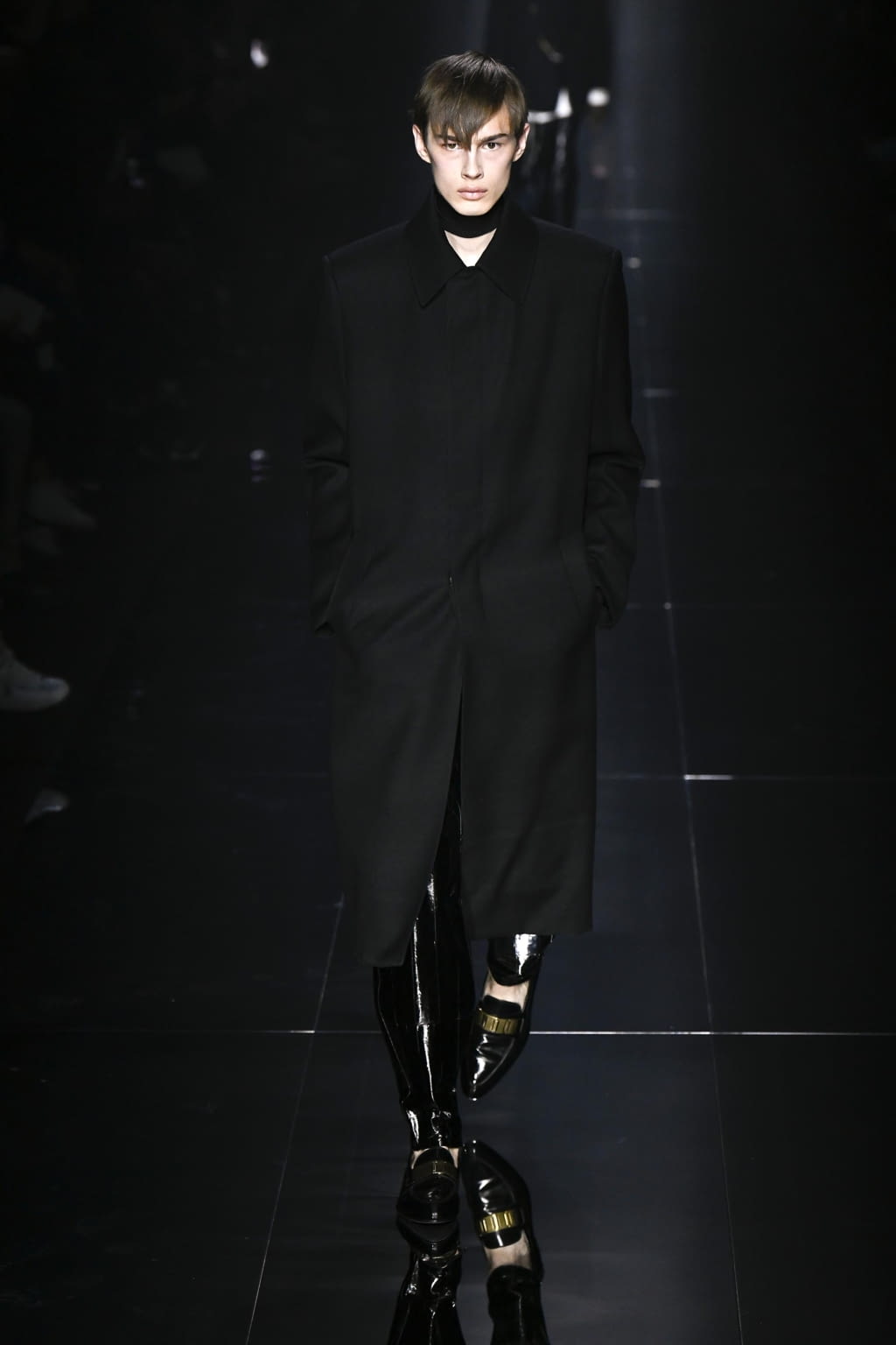 Fashion Week Paris Fall/Winter 2020 look 1 from the Dunhill collection menswear